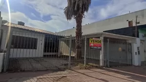 CASA 4 AMBIENTES CON GARAGE Y FONDO LIBRE