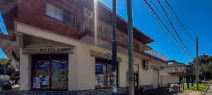 Local Comercial con Vivienda independiente. multiples destin