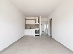 Departamento de 2 ambientes con balcon y cochera