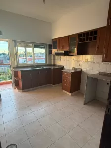 AMPLIO DEPTO DE 4 AMB. C PATIO Y BALCON
