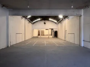 Galpon de 375 m2 en Alquiler a mts de la Plaza