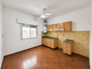 Departamento de 3 ambientes con galeria y balcon