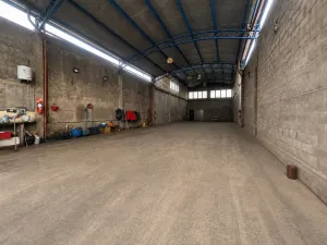 Galpon 383 m2 en alquiler Próximo Av Eva Perón