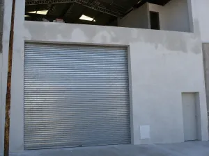 Galpón 300 m² en Alquiler en Villa Lynch